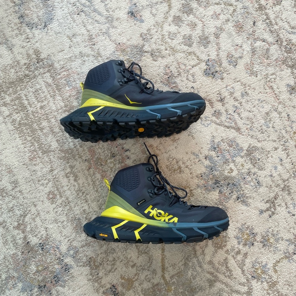 New Hoka Tennine Hike GTX Boots, size 11